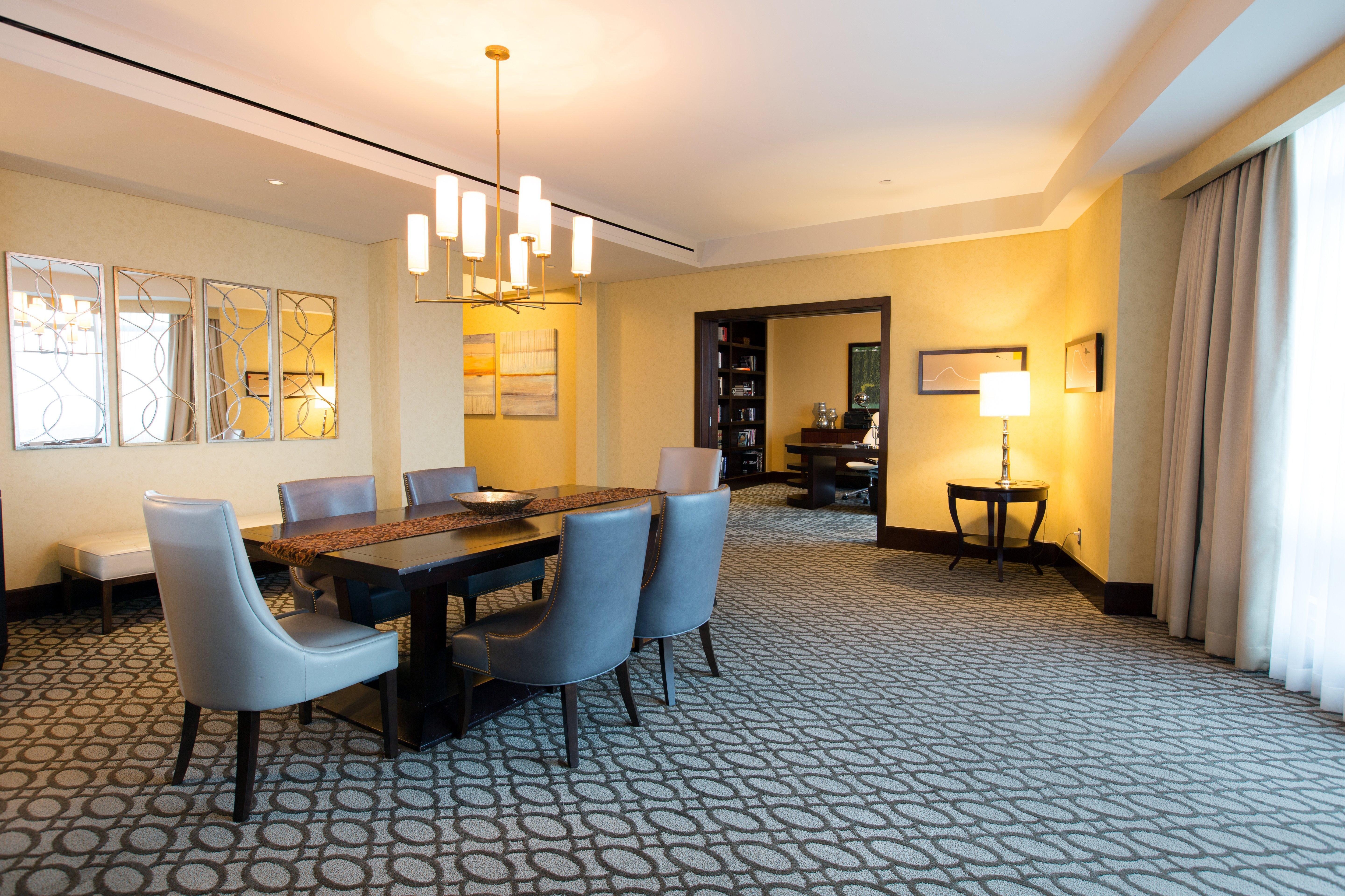Intercontinental Boston By Ihg Hotel Luaran gambar A suite at the Ritz-Carlton, Dubai