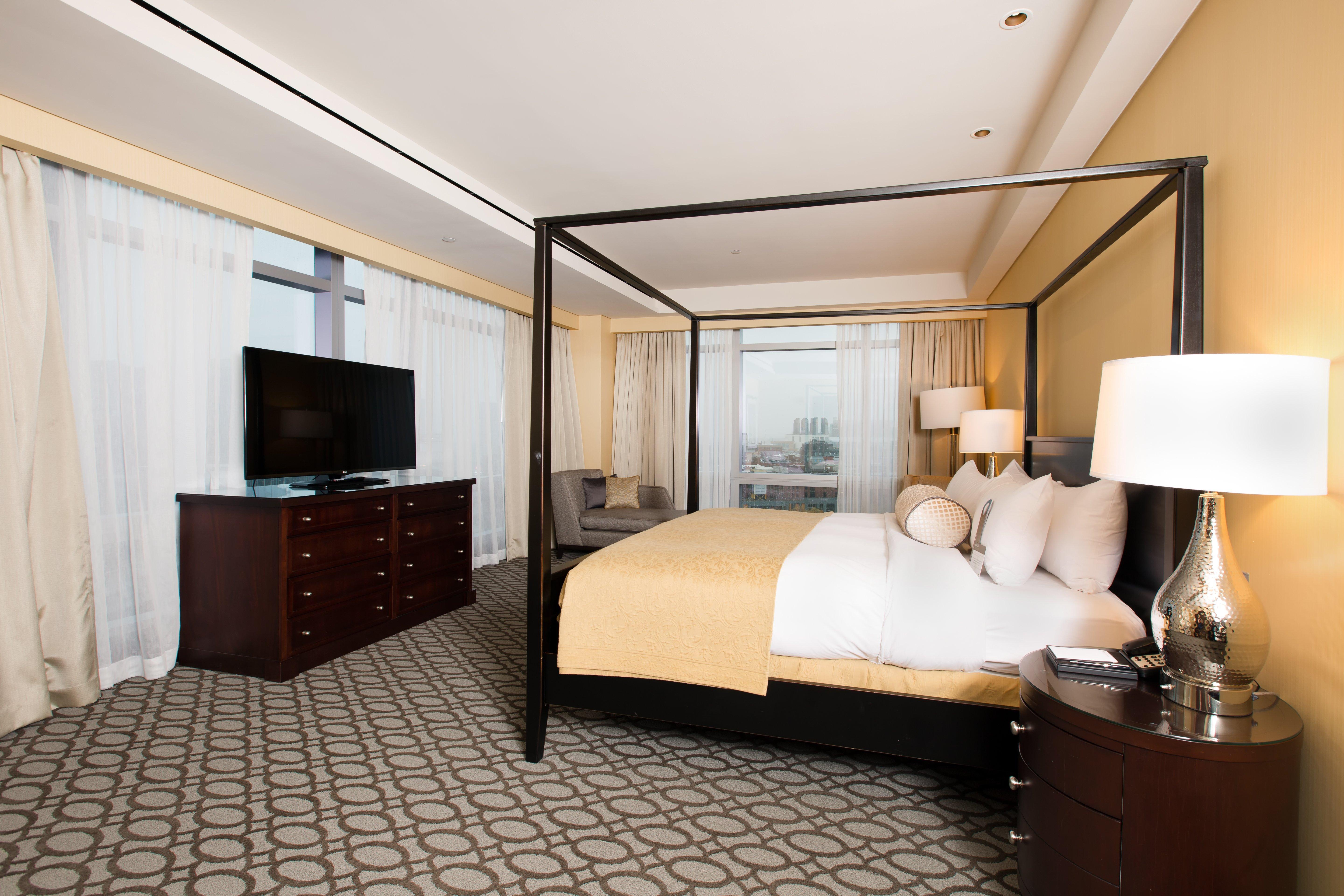 Intercontinental Boston By Ihg Hotel Luaran gambar A bedroom at the Four Seasons Hotel