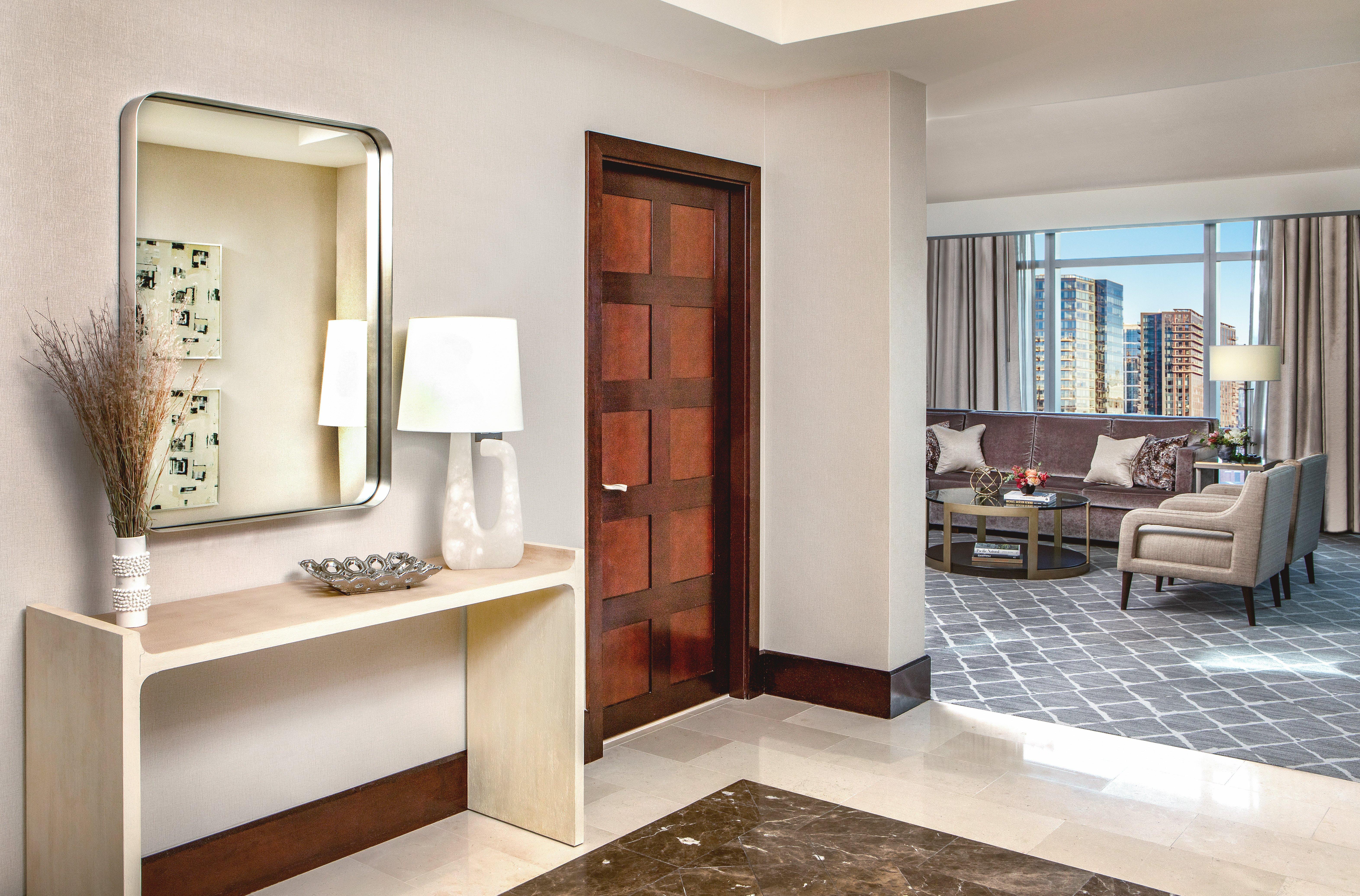 Intercontinental Boston By Ihg Hotel Luaran gambar A typical interior of a suite at The Ritz-Carlton, Dubai