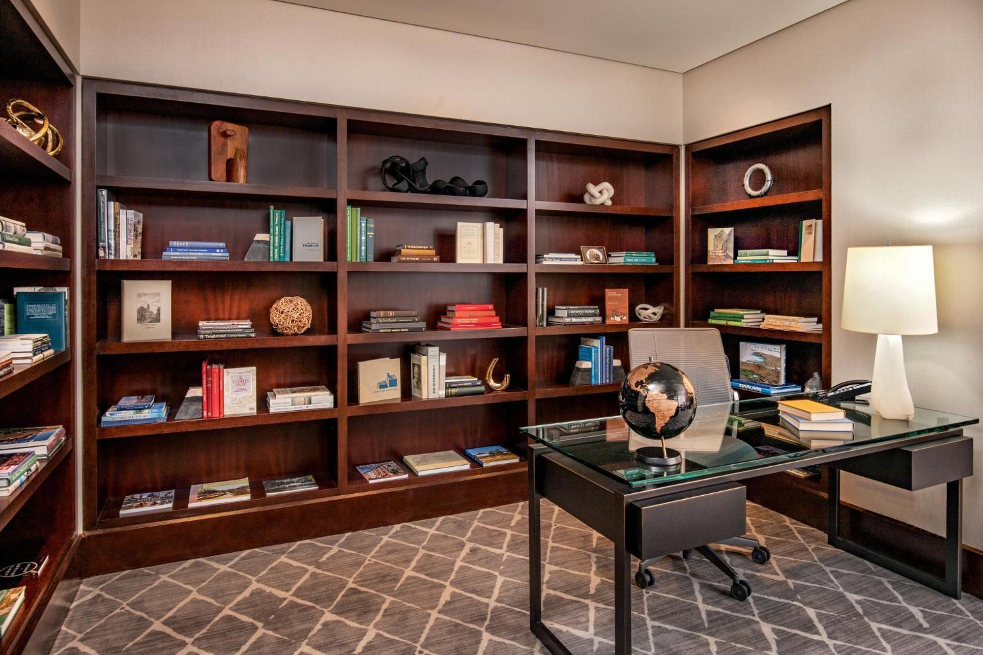 Intercontinental Boston By Ihg Hotel Luaran gambar A home office